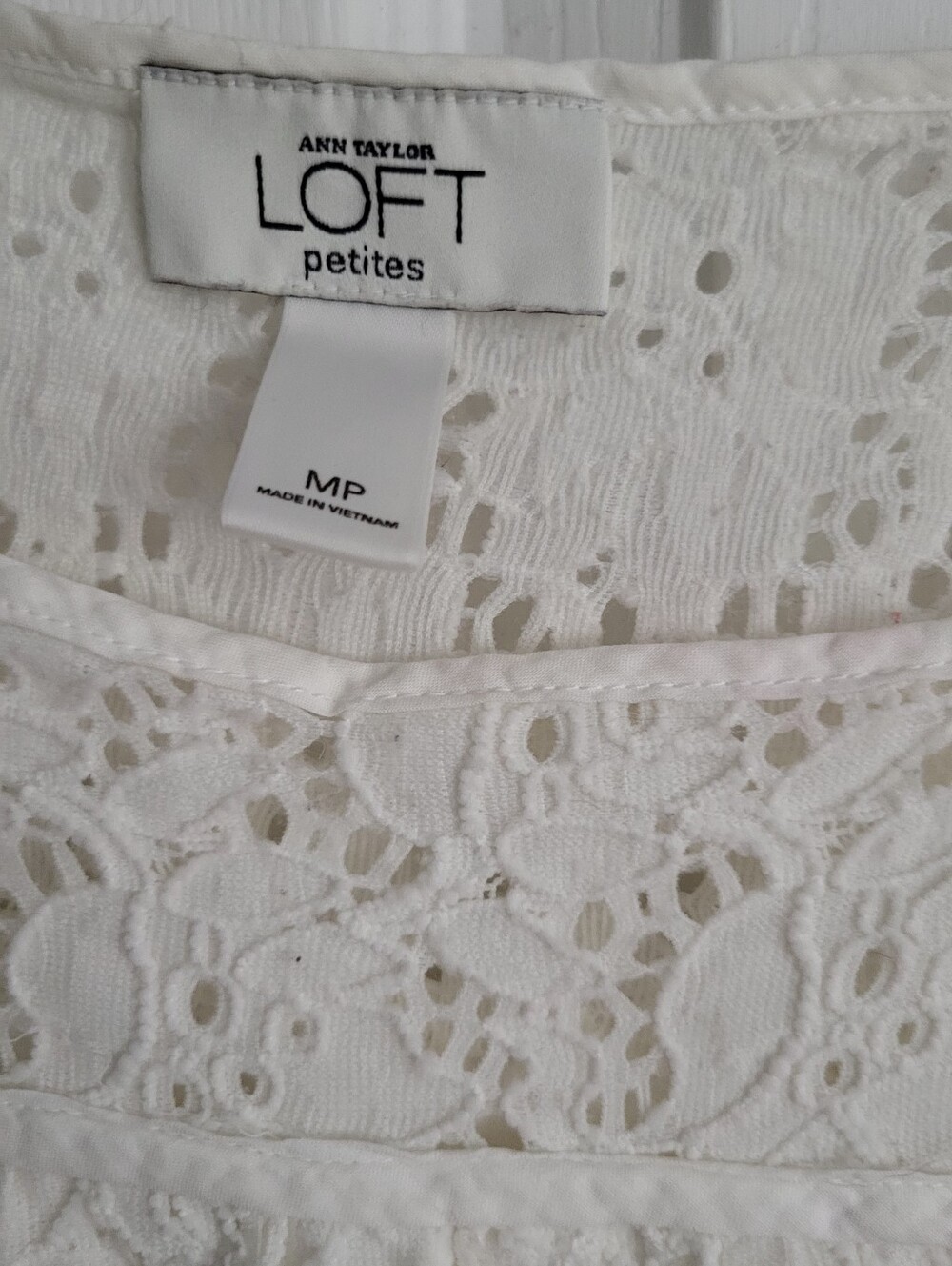 LOFT Ann Taylor Bundle Of 3 Shirts - Picture 7 of 7